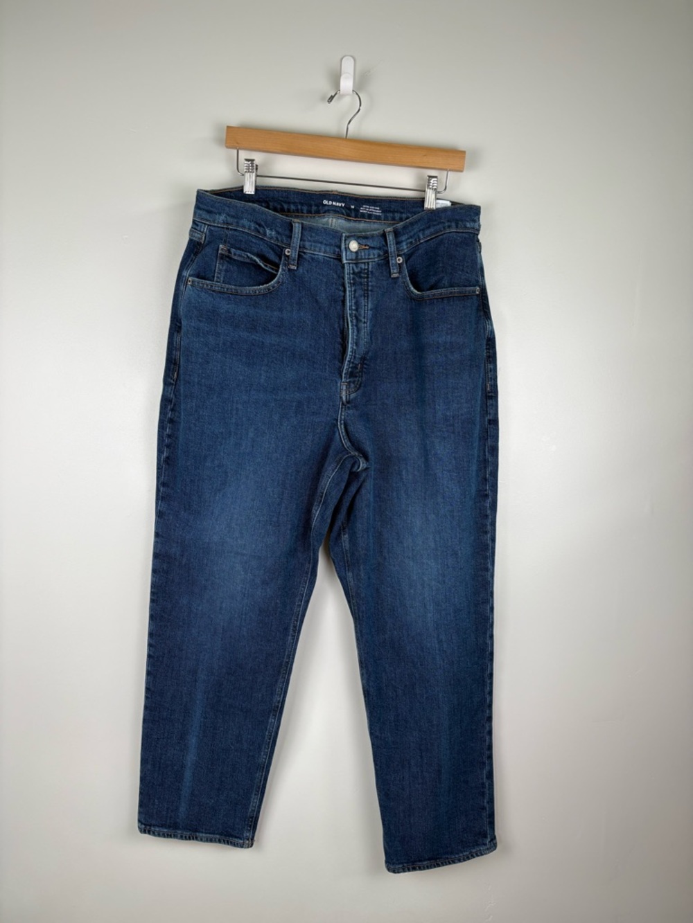Old Navy Extra High-Waisted Secret-Slim Pockets Sky-Hi Straight Plus-Size Jeans